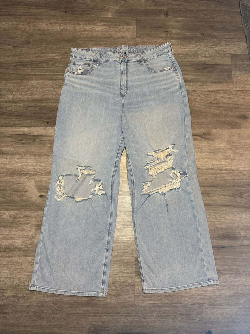 American Eagle Dreamy Drapey Super High-Waisted Baggy Wide-Leg Jean Size 18 Long